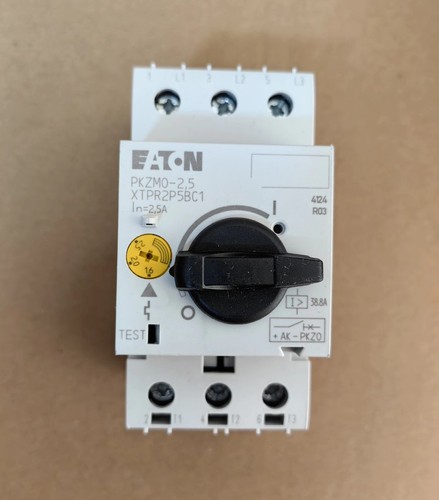 1pcs new circuit breaker
